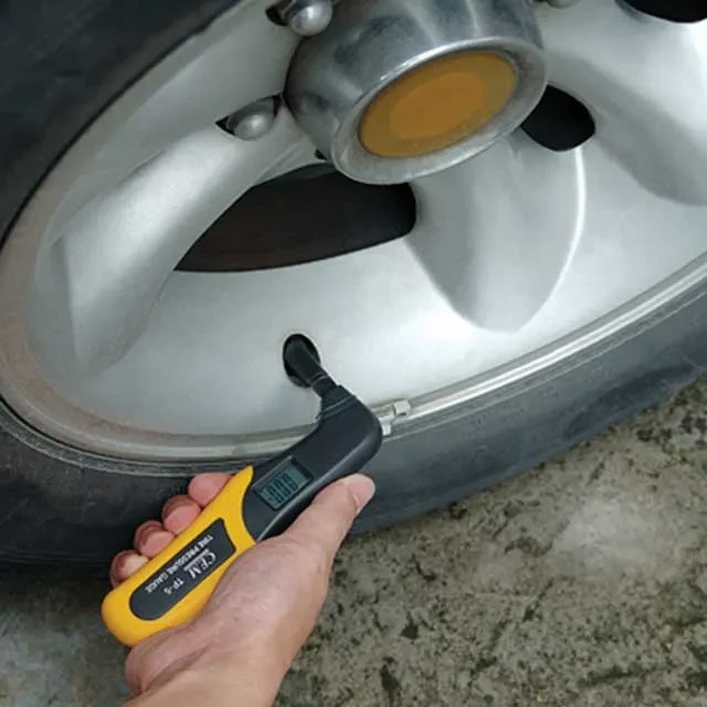 Manometru digital cem tp5 pentru automobil 3