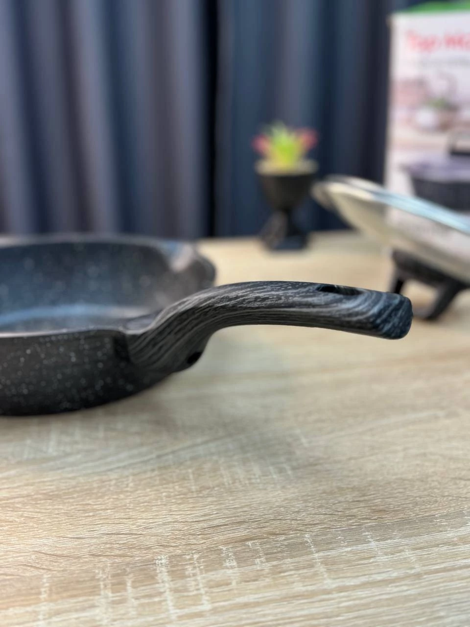 Tigaie marmura cu capac 24 cm 3