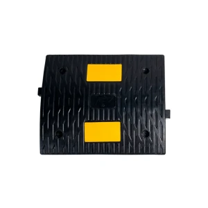 Limitator de viteză cu 2 reflectoare 40 x 50 x 4.5 cm negru mfk