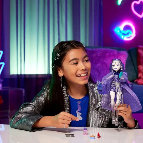 Игровой набор monster high "спектра вондергейст", с аксессуарами 8