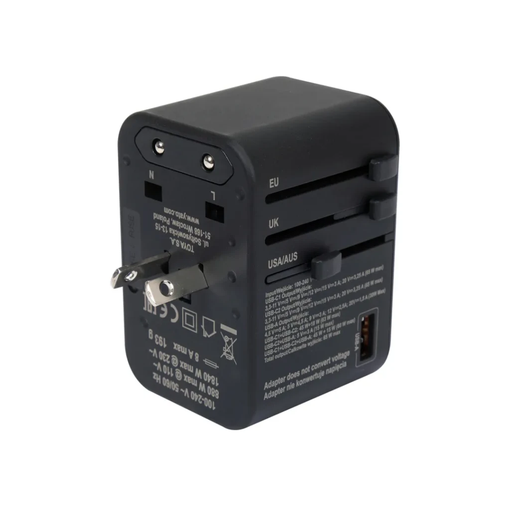 Adaptor universal 8 a 110 - 240 v ip20 yato 4