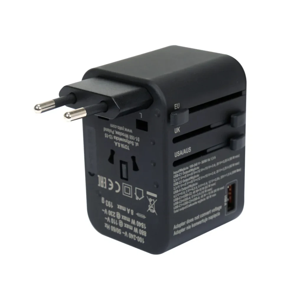 Adaptor universal 8 a 110 - 240 v ip20 yato 2