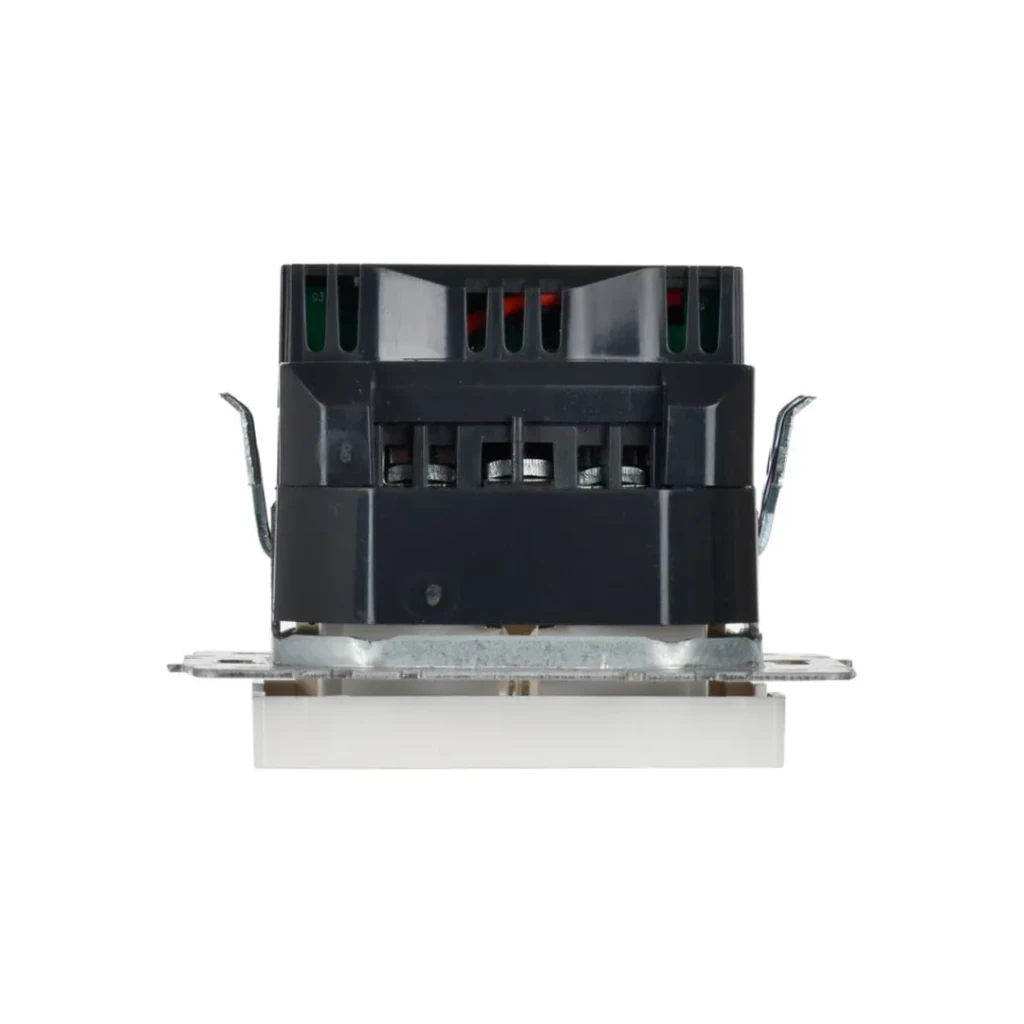 Priză cu usb brite 16 a 220 - 240 v alb iek 3