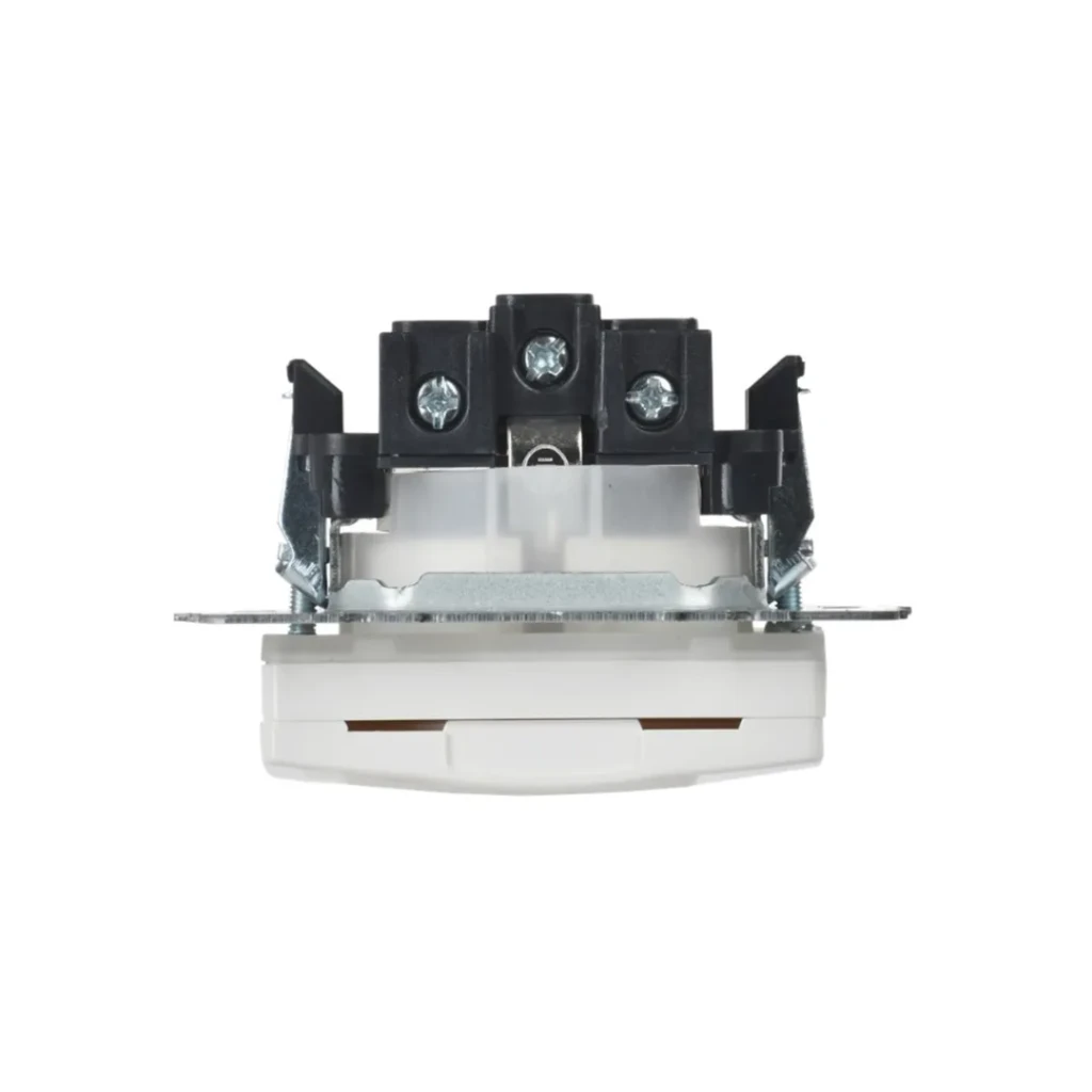 Розетка с защитой и с крышкой brite 16 a 220 - 240 в белый iek 4