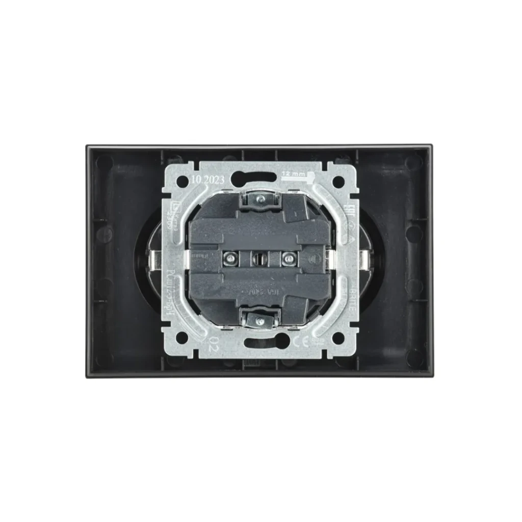 Priză dublă cu împământare brite 16 a 220 - 240 v negru iek 2