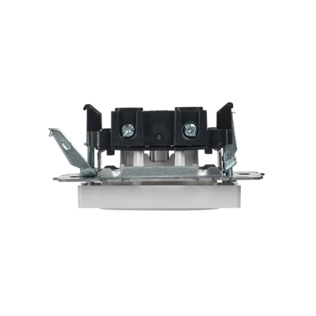Розетка brite 10 a 220 - 240 в белый iek 3