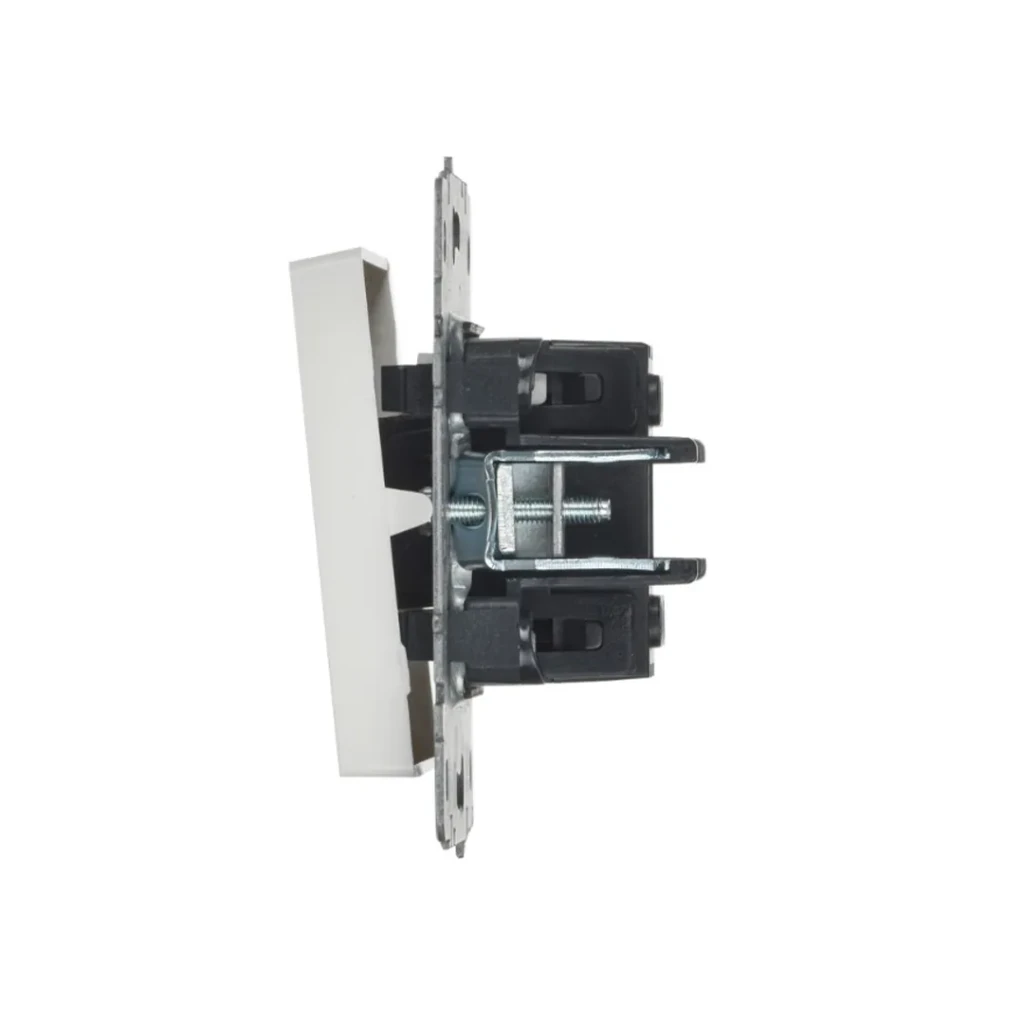 Întrerupător triplu brite 10 a 220 - 240 v alb iek 2