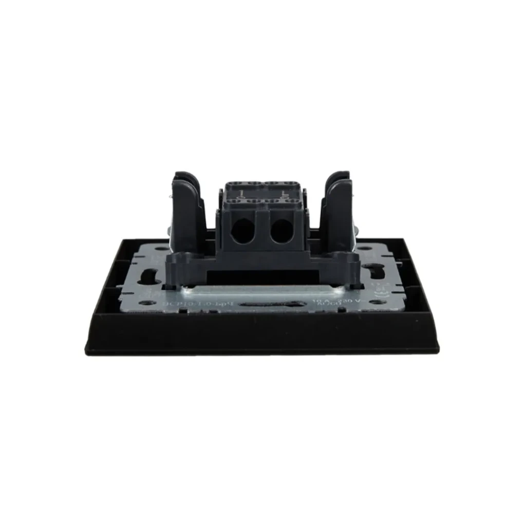 Întrerupător brite 10 a 220 - 240 v negru iek 3