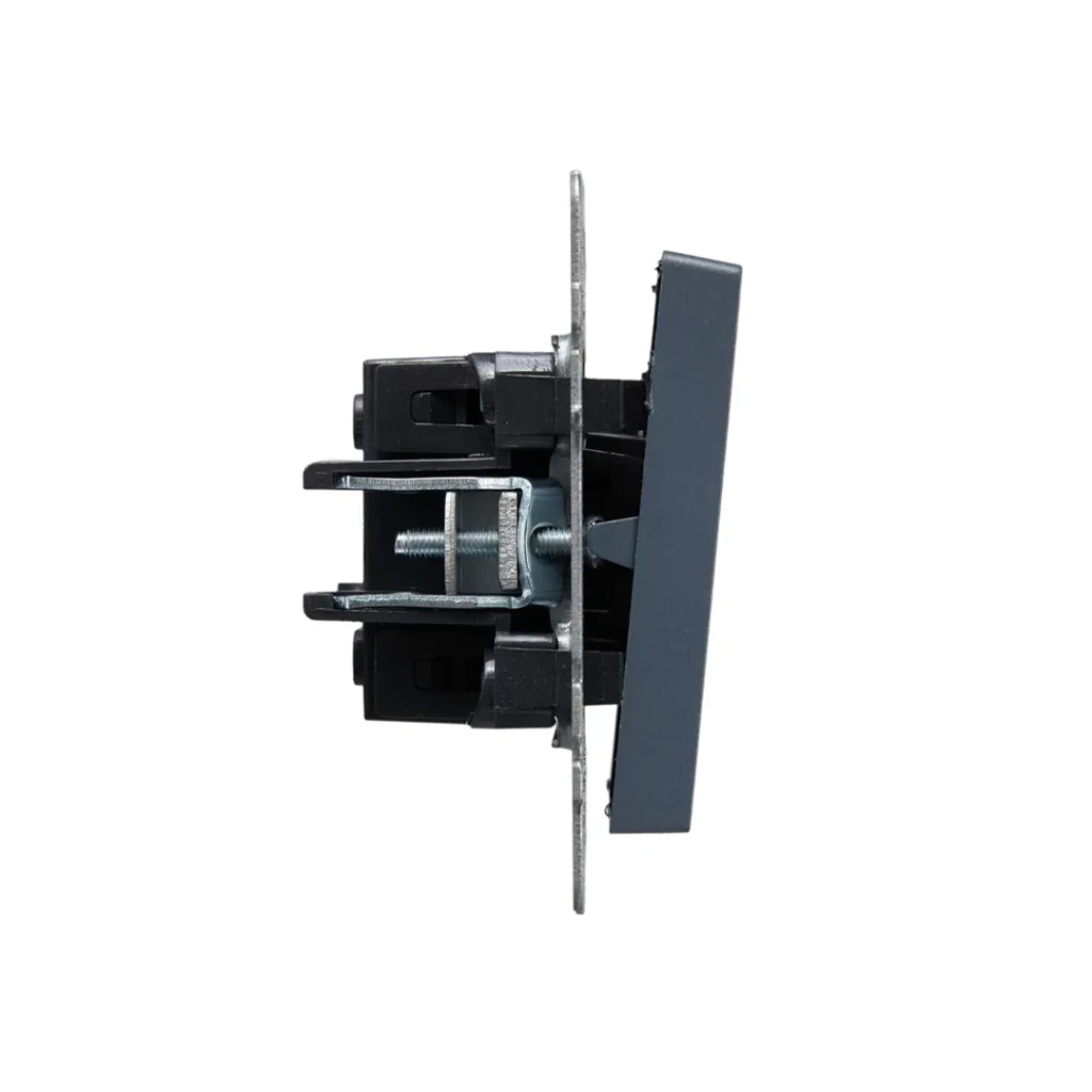 Întrerupător triplu brite 10 a 220 - 240 v marengo iek 4