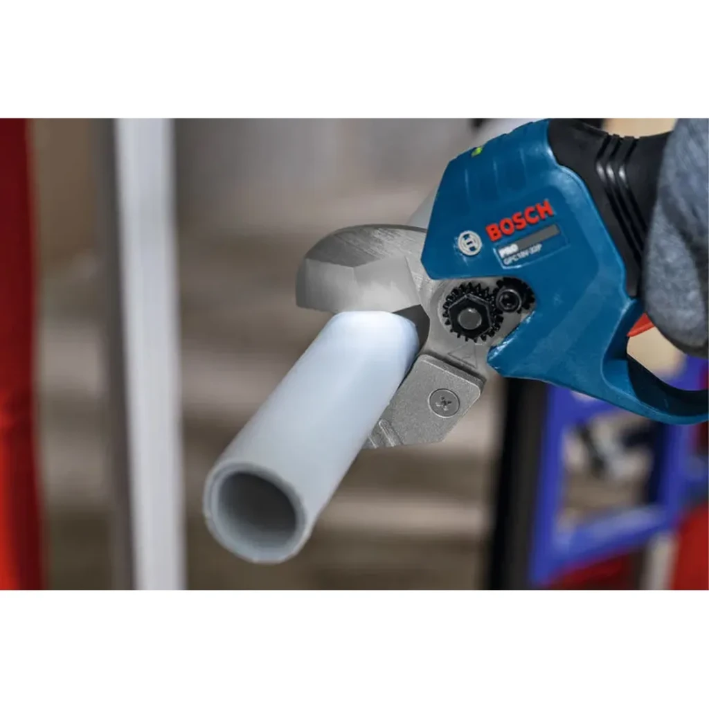 Clește de tăiat țevi de plastic 32 mm gpc18v-32p bosch 3