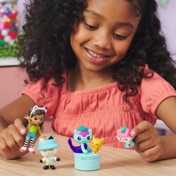 Set de figurine mini: mica tabără, seria "gabby’s dollhouse" 6