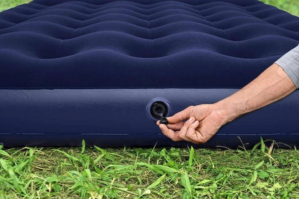 Bestway 75" x 54" x 11"/1.91m x 1.37m x 28cm air mattress full built-in foot pump 3