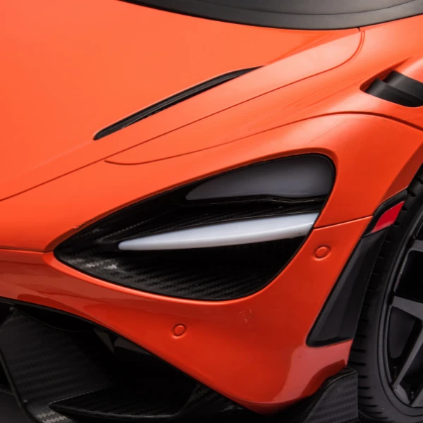 Mașinuță mclaren 765lt, baterie 12v7ah, 4 motoare de 35w, roti eva, scaune din piele 11