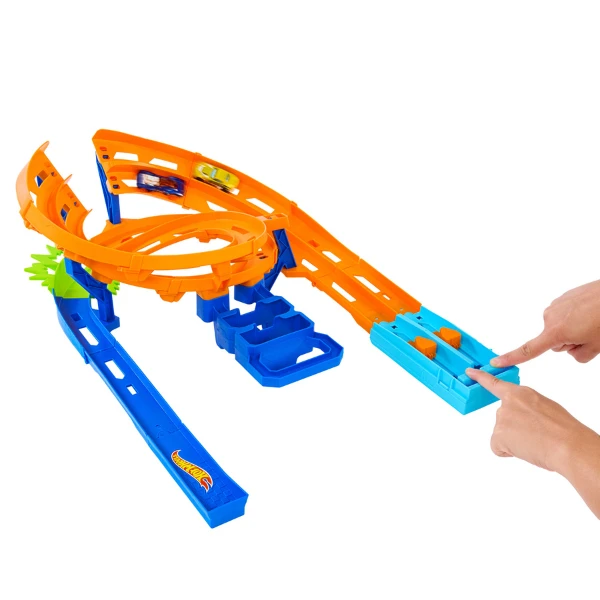 Pistă hot wheels „cursă pe circuit” 4