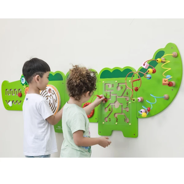 Busyboard (de perete) "crocodil" 18