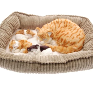 Интерактивная игрушка "Кошка с тремя котятами"