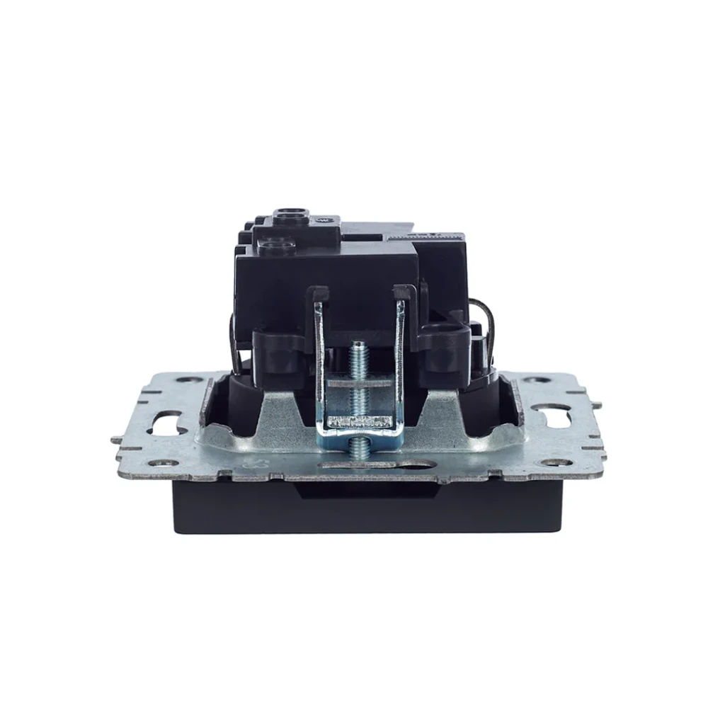 Priză cu împământare și obturator brite 16 a 220 - 240 v grafit iek 3