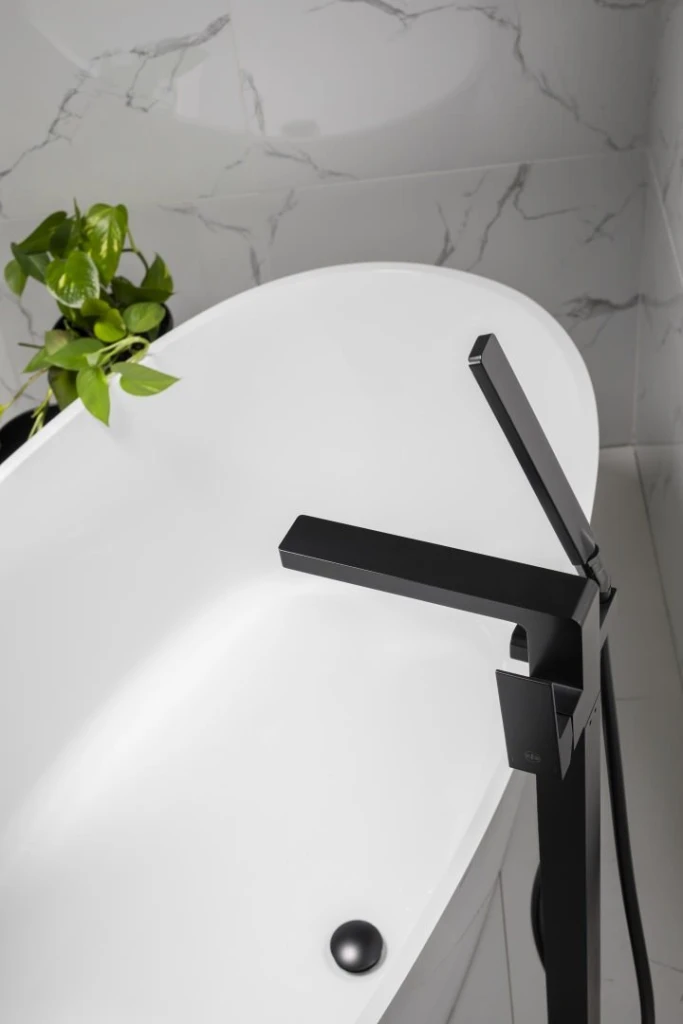 Baterie baie pe podea armatura logon negru 5