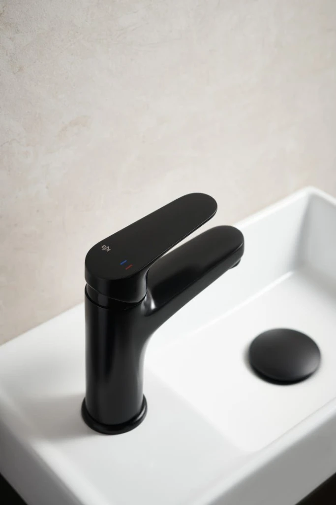 Смеситель для умывальника на умывальник armatura otava black черный 5