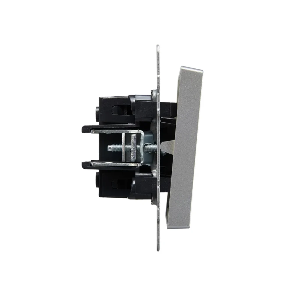 Тройной выключатель brite 10 a 220 - 240 в алюминий iek 4