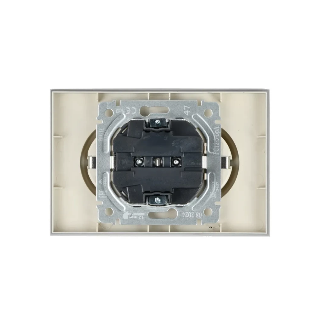 Priză dublă cu împământare brite 16 a 220 - 240 v aluminiu iek 2