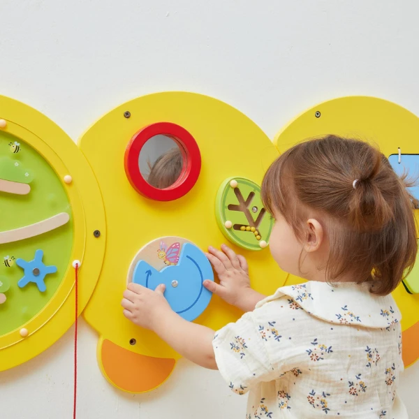 Panou educativ de perete din lemn „omida”, 10 activități 2