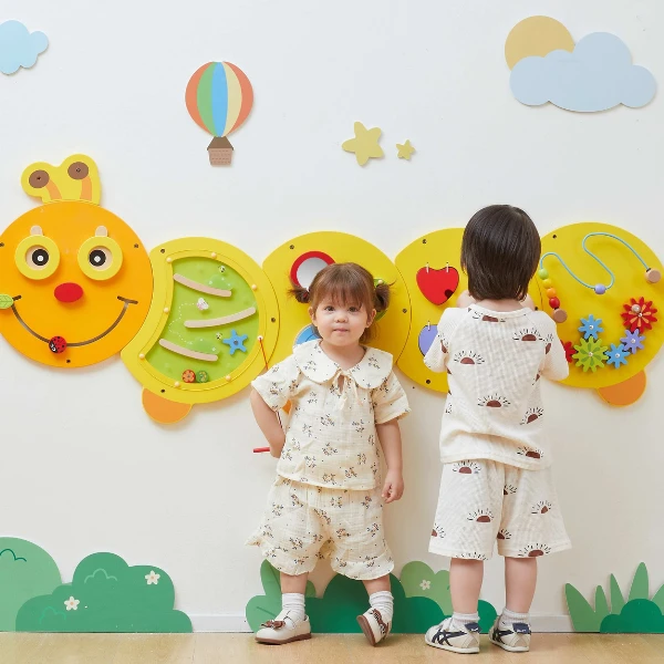 Panou educativ de perete din lemn „omida”, 10 activități 3