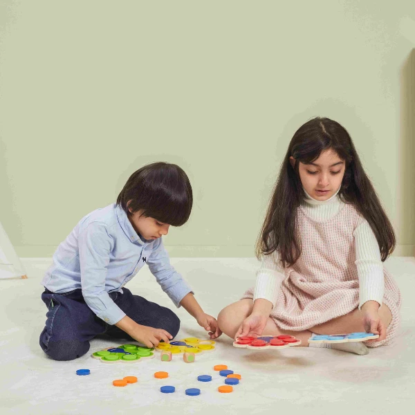 Joc educativ din lemn „păun” pentru potrivirea culorilor 8