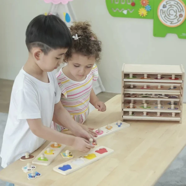 Set de puzzle-uri din lemn cu buton și suport, 12 puzzle-uri 4