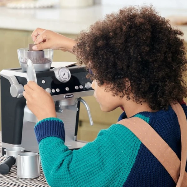 Espressor pentru copii de'longhi la specialista cu efecte luminoase și sonore 12