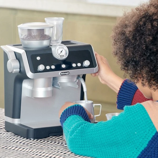 Espressor pentru copii de'longhi la specialista cu efecte luminoase și sonore 11