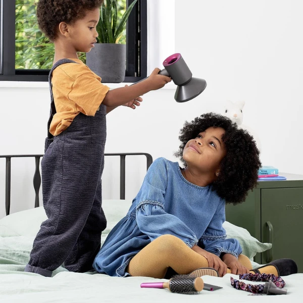 Set de joacă pentru coafarea părului dyson supersonic cu uscător și accesorii 10