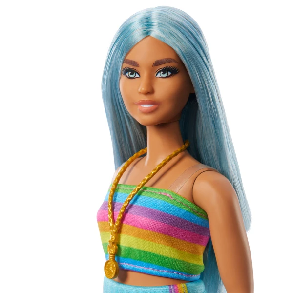 Păpușa barbie „fashionista cu părul albastru, bluză curcubeu și fustă de culoare verde-vișinie” 5