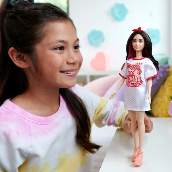 Кукла barbie "модница с черными волнистыми волосами и в платье twist 'n' turn" 6