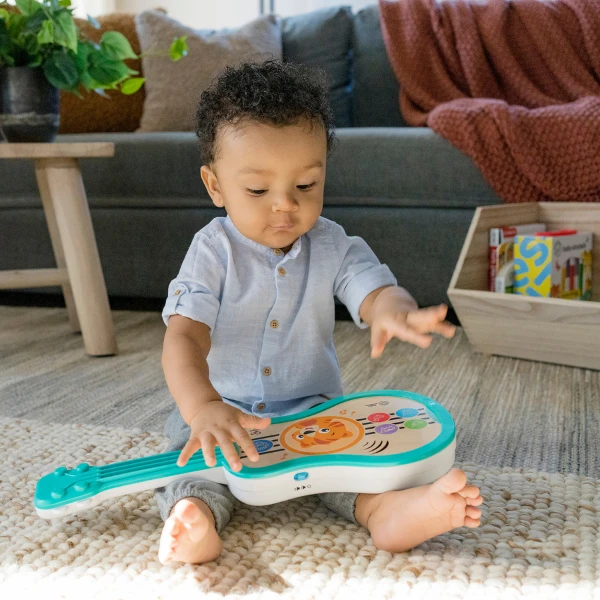 Jucărie educațională baby einstein „ukulele magice” 12