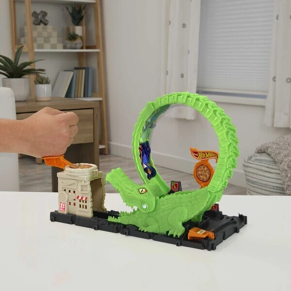 Hot wheels игровой набор "петля аллигатора" 9