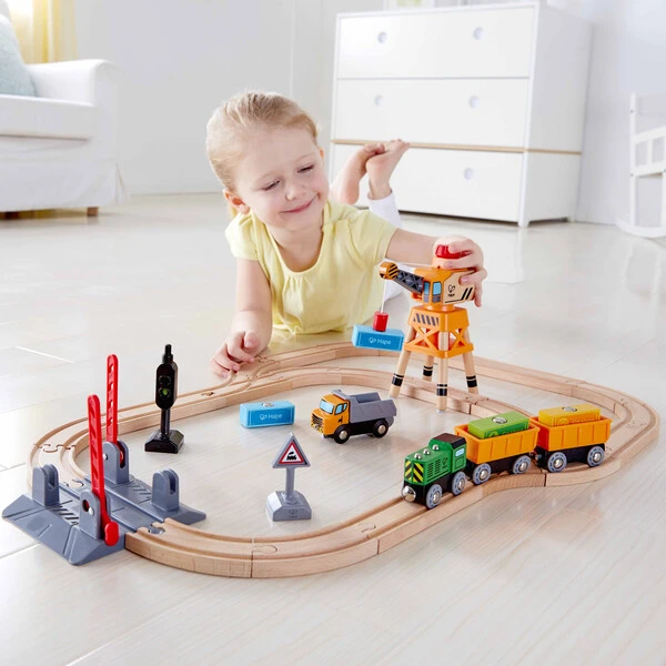 Set de joaca – tren de marfa cu macara 7
