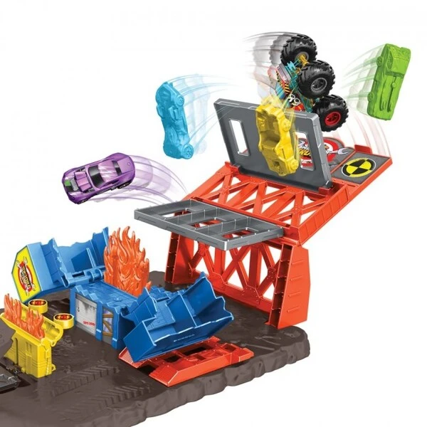 Hot wheels monster trucks  set "blast station" 5
