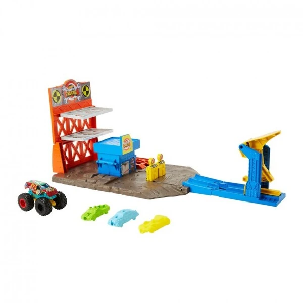 Hot wheels monster trucks  set "blast station" 3