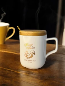 КРУЖКА ЧЁРНАЯ С ЛОЖКОЙ И ДЕРЕВЯННОЙ КРЫШКОЙ НАБОР ДЛЯ КОФЕ „COFFEE TIME”