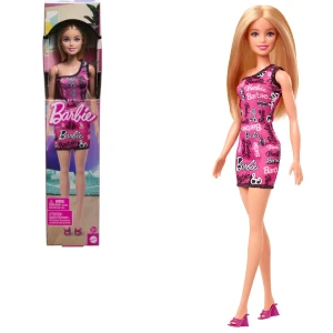Кукла barbie fashion со светлыми волосами и розовом платье с принтом логотипа barbie