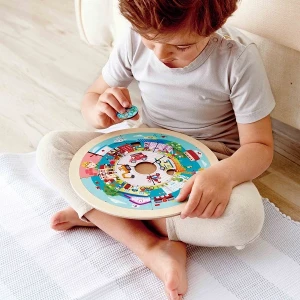 Puzzle rotund cu doua fete și meserii Thumbnail 4