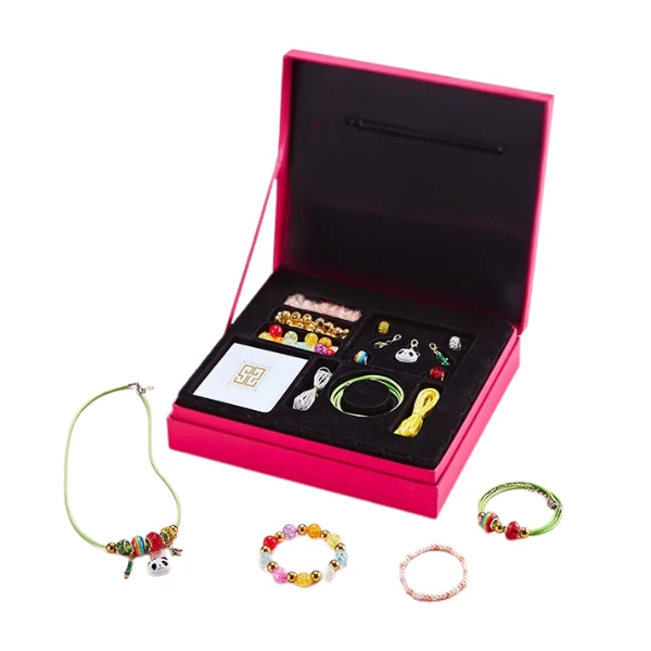 Set creativ cu accesorii pentru crearea brățărilor 2