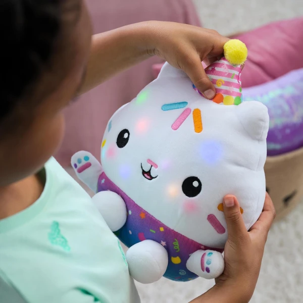 Jucărie de pluș interactivă cakey cat, seria "gabby’s dollhouse" 7
