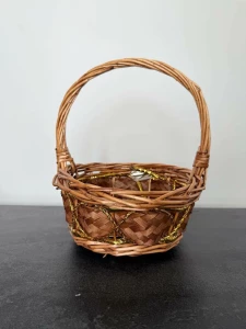 КРУГЛАЯ ПЛЕТЕНАЯ КОРЗИНА С РУЧКОЙ 23×23 CM (M16-237)