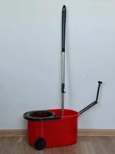 SET DE CURATENIE CU MOP SI GALEATA PE ROTI, ROSU 16L (ZP-250)