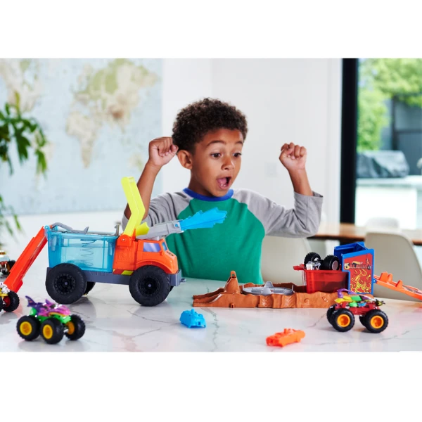 Hot wheels set de joc cu 5-alarm rescue seria "monster trucks  color shifters" 8
