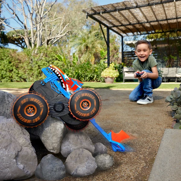 Mașină off-road cu telecomandă 1:15 hot wheels monster trucks „rechin-tigru" 7