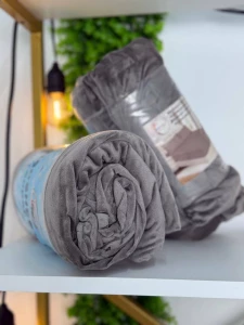 SET 3 PIESE LENJERIE PENTRU PAT DIN VELUR – GRI – 160×200 CM (CEARCEAF CU ELASTIC + 2 FEȚE DE PERNĂ) (10-MS3-12-PR2)