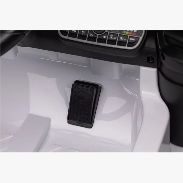Mașinuța electrică mercedes-benz cla45, 12v7ah, motor 12v550x2, roti eva 11